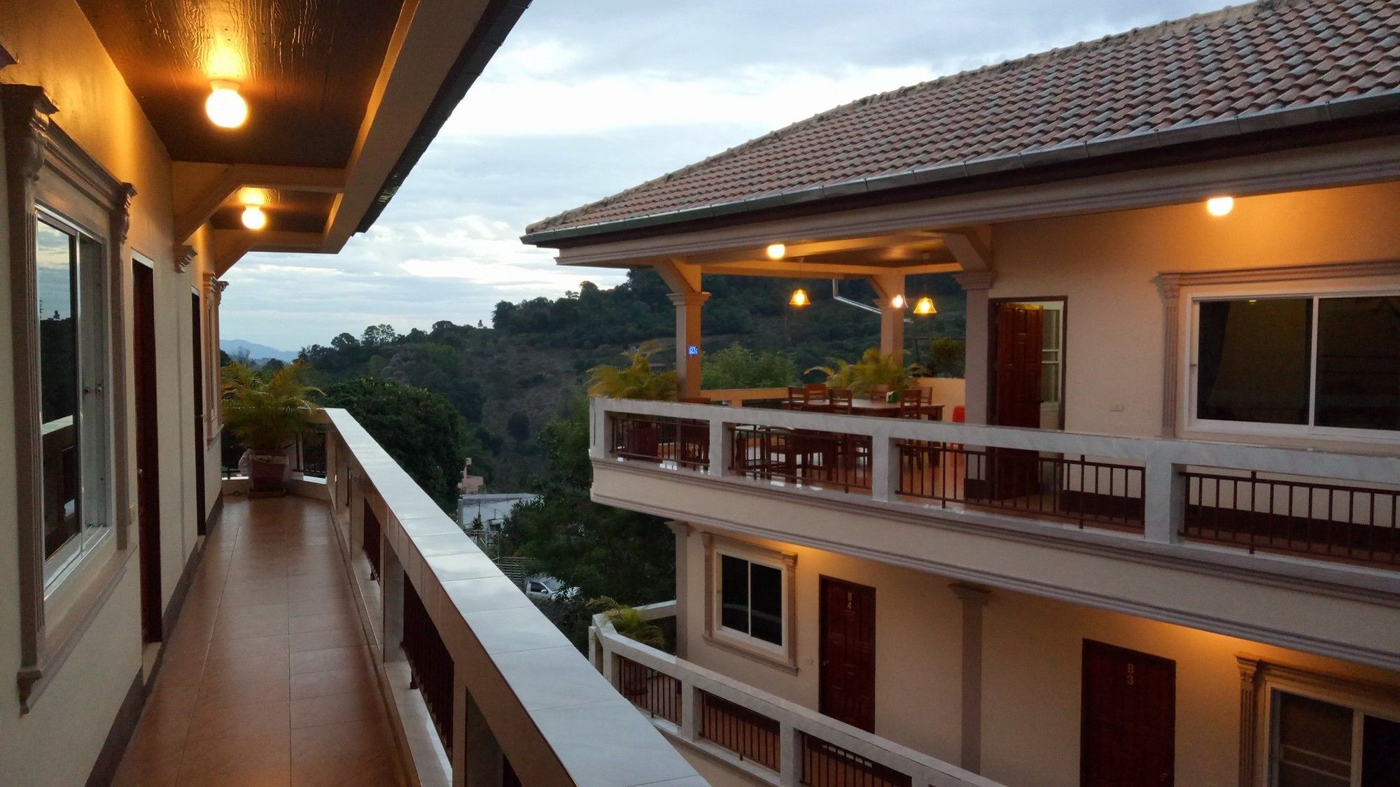 Happy House At Maesalong Hotel Chiang Rai Eksteriør billede